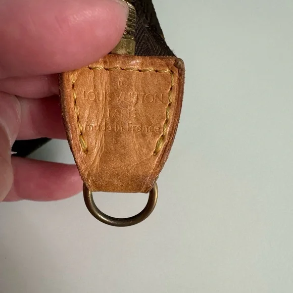 ❗️SOLD❗️Louis Vuitton monogram pouch - Picture 7 of 10